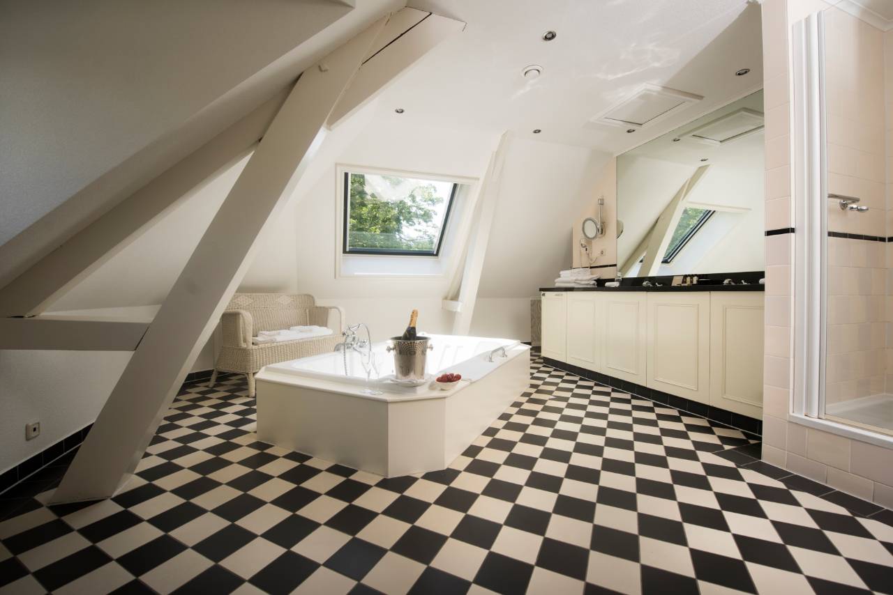 koetshuis-103-badkamer-lr