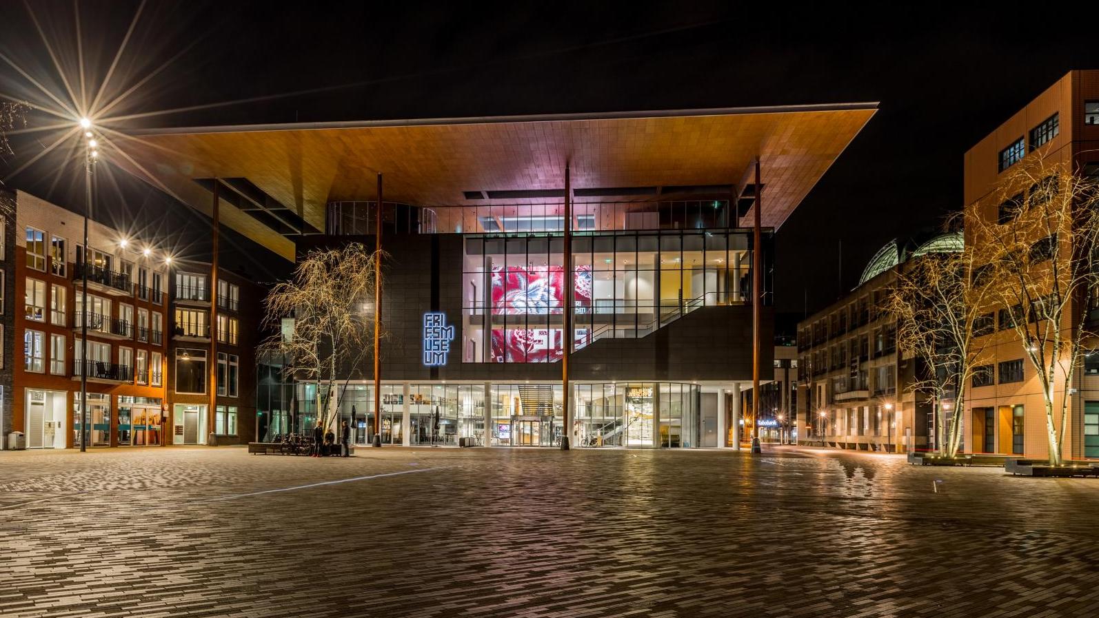 rsz_2fries_museum_s_avonds_foto_ruben_van_vliet