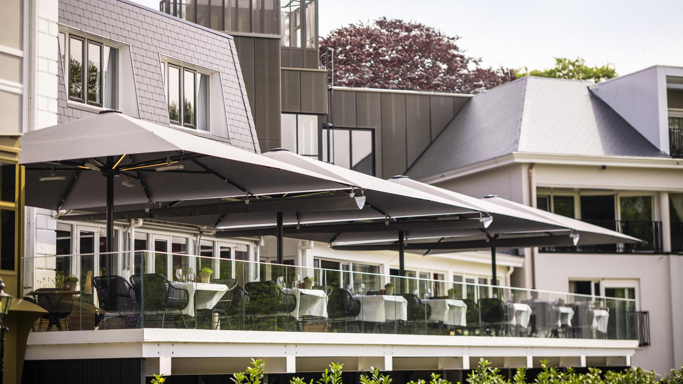 LOUNGE & TERRAS